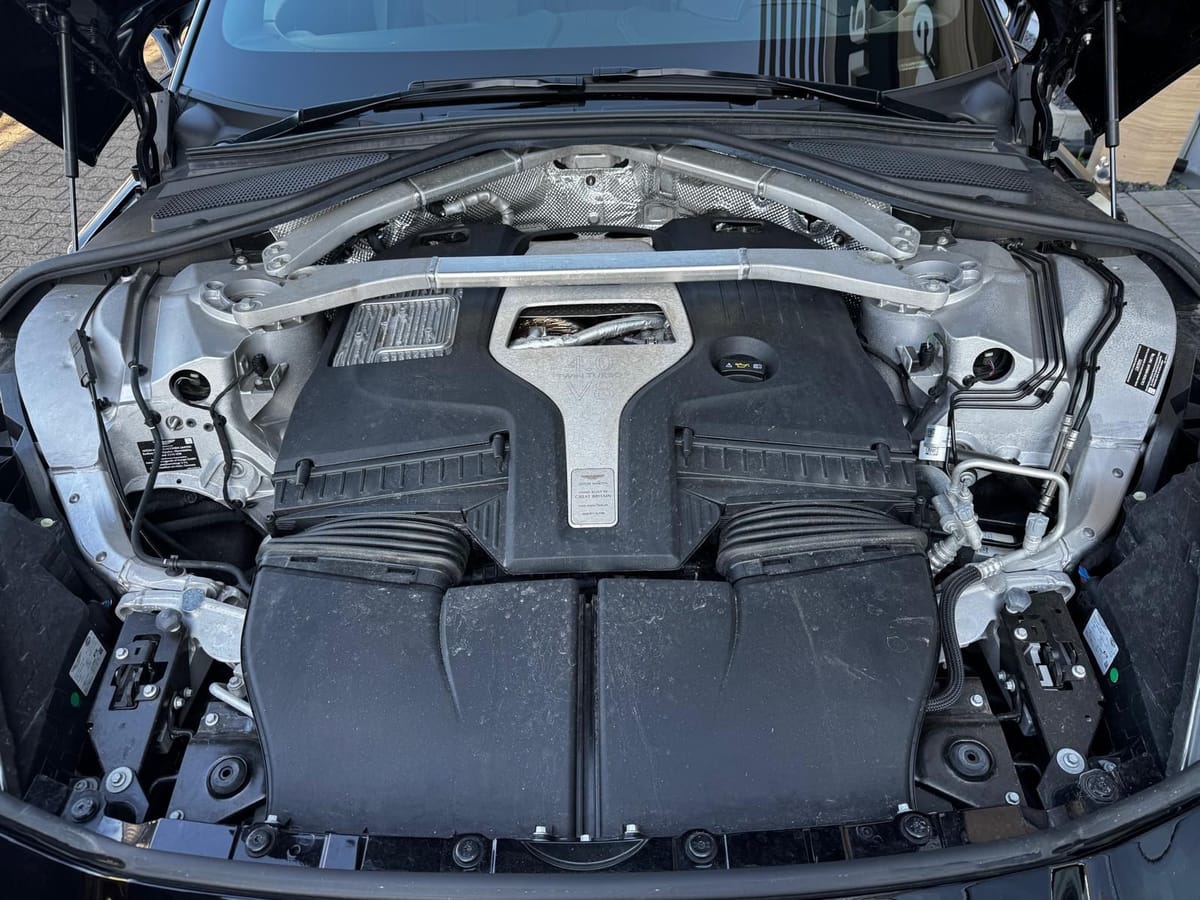 Aston Martin DBX 707-4.0V8-23Zoll-B&O-Carbon-Voll-XPEL foto 10