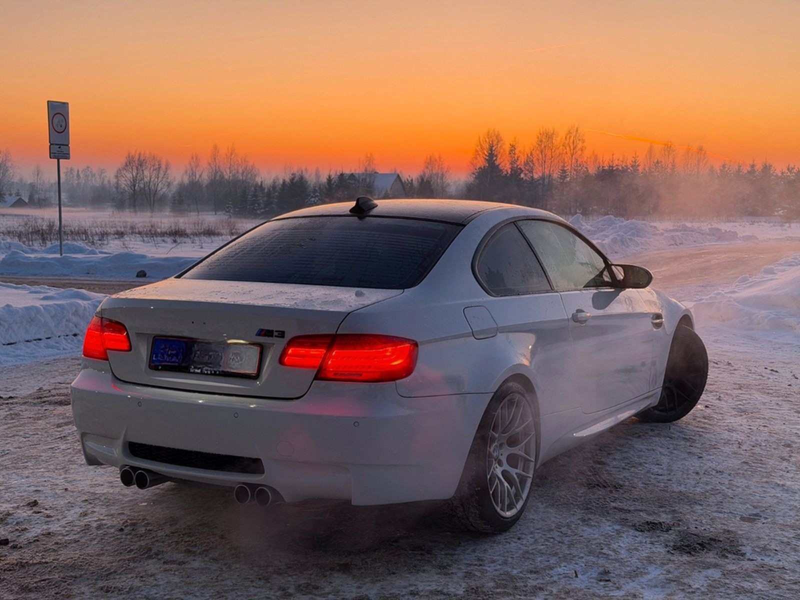 BMW E92 M3 COUPE foto 4