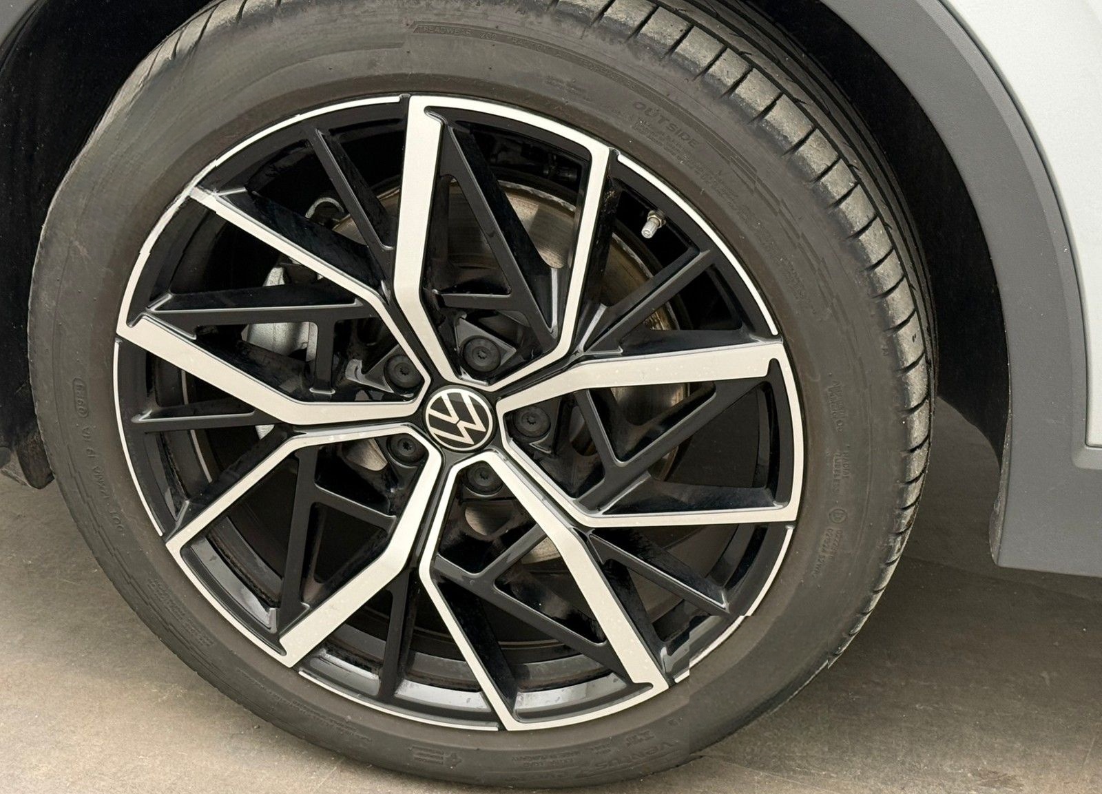 Volkswagen Tiguan 1.5 eHybrid DSG Elegance DarkAHK20PanoEA8 foto 13