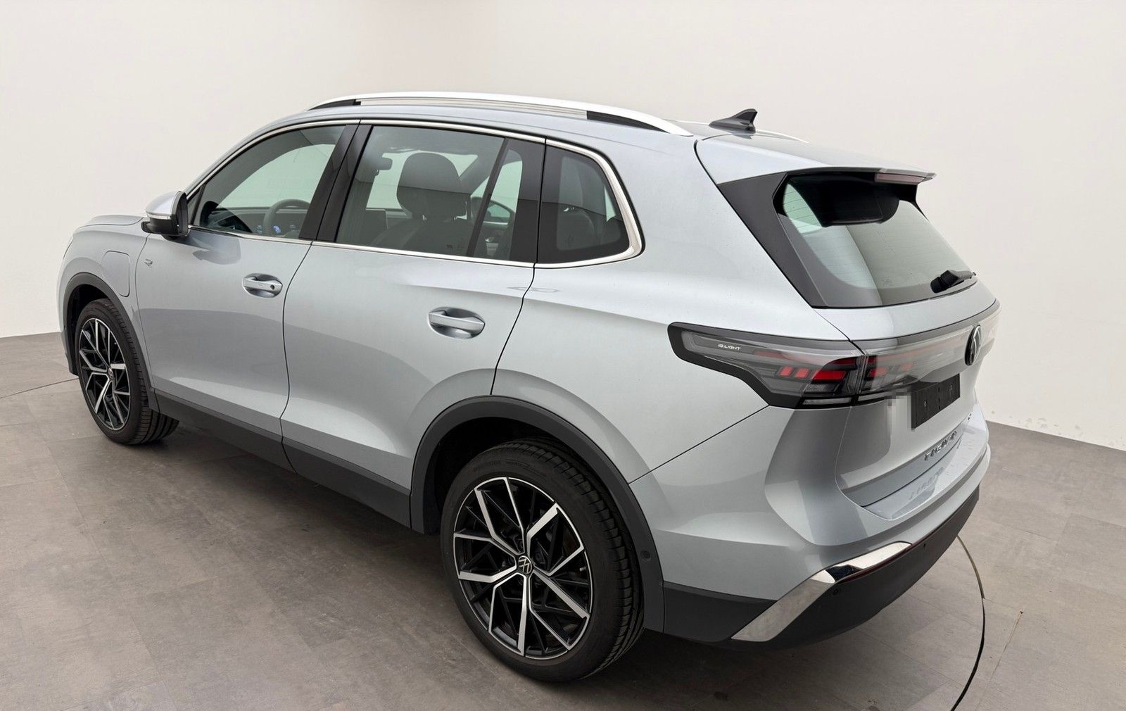 Volkswagen Tiguan 1.5 eHybrid DSG Elegance DarkAHK20PanoEA8 foto 16