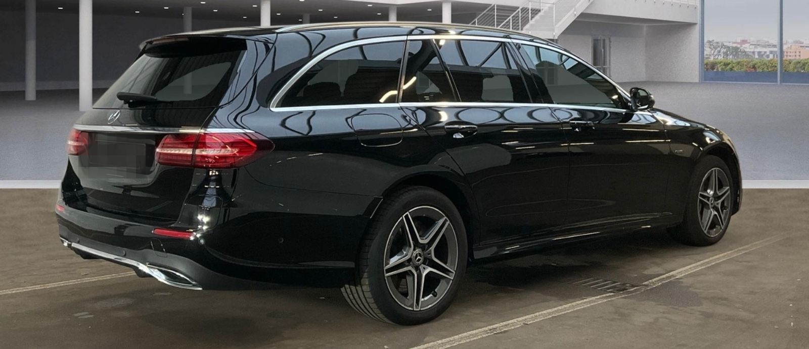 Mercedes-Benz T-Modell E 300 de 4Matic AMG LINE foto 4