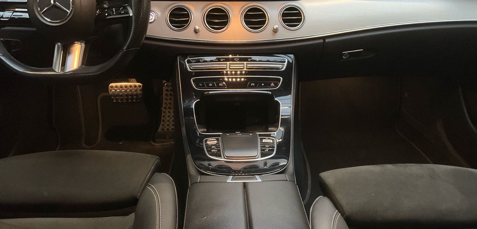 Mercedes-Benz T-Modell E 300 de 4Matic AMG LINE foto 6