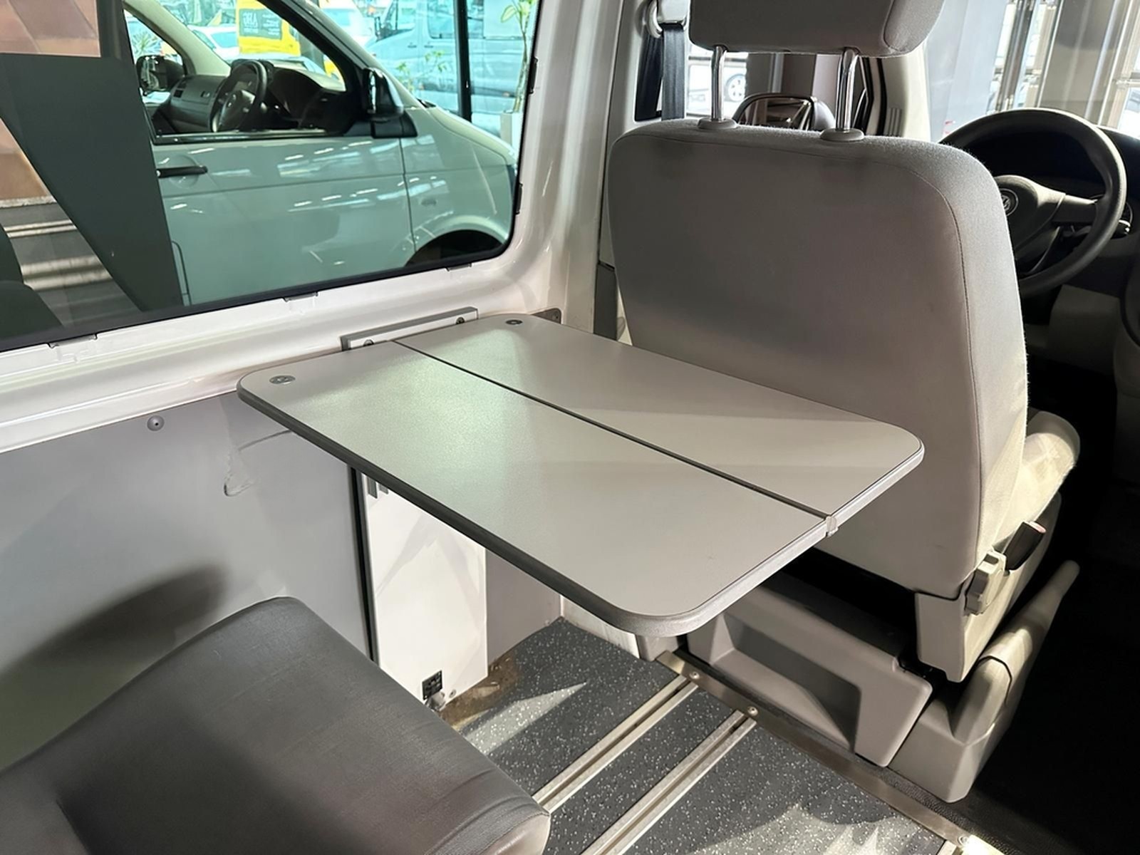 Volkswagen T5 4MOTION KURZ 9SITZER KLIMA STANDHZ BUNDESWEHR foto 15