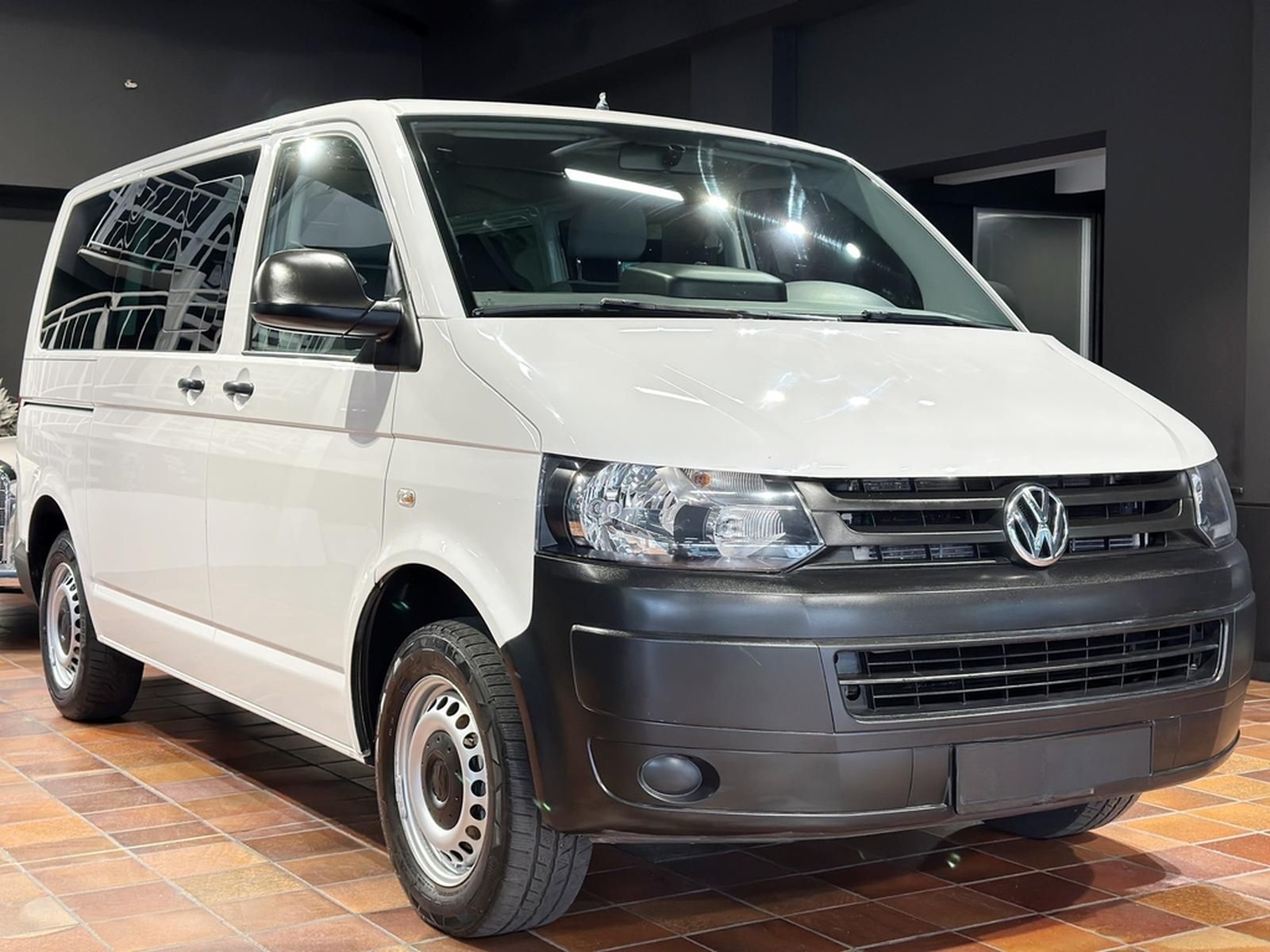 Volkswagen T5 4MOTION KURZ 9SITZER KLIMA STANDHZ BUNDESWEHR foto 16