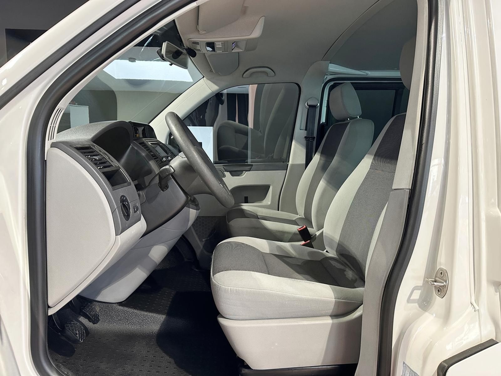 Volkswagen T5 4MOTION KURZ 9SITZER KLIMA STANDHZ BUNDESWEHR foto 18