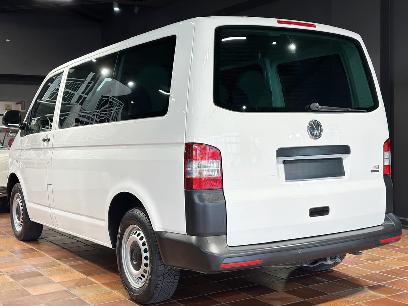 Volkswagen T5 4MOTION KURZ 9SITZER KLIMA STANDHZ BUNDESWEHR foto 3