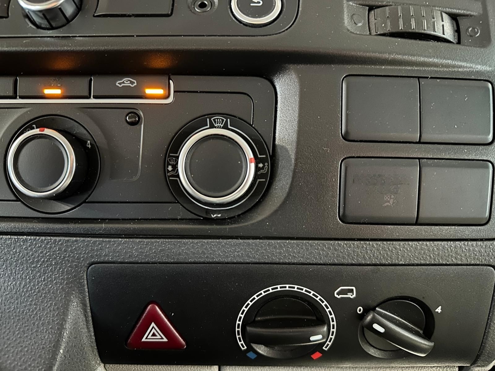 Volkswagen T5 4MOTION KURZ 9SITZER KLIMA STANDHZ BUNDESWEHR foto 23
