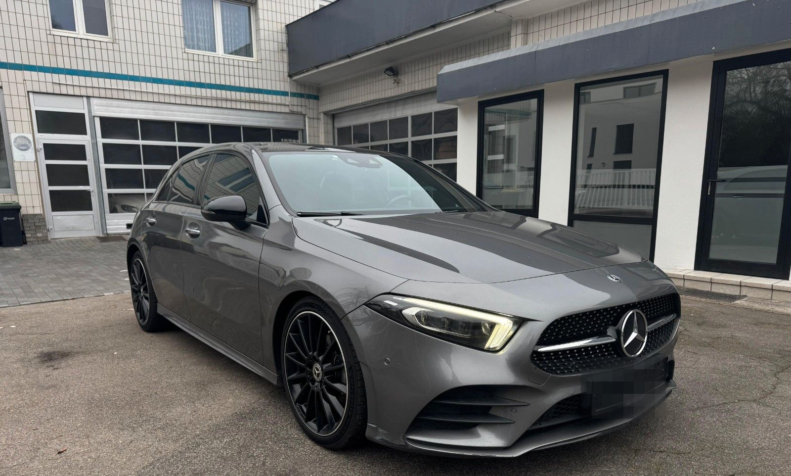 Mercedes-Benz A 200 d AMG-LINE/NIGHT/PANO/MEMORY/MATRIX/MBUX foto 2