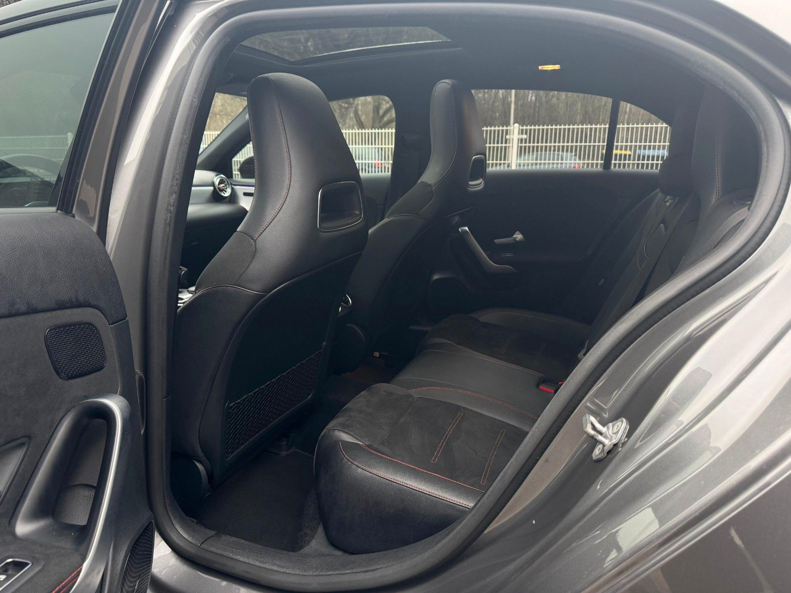 Mercedes-Benz A 200 d AMG-LINE/NIGHT/PANO/MEMORY/MATRIX/MBUX foto 13