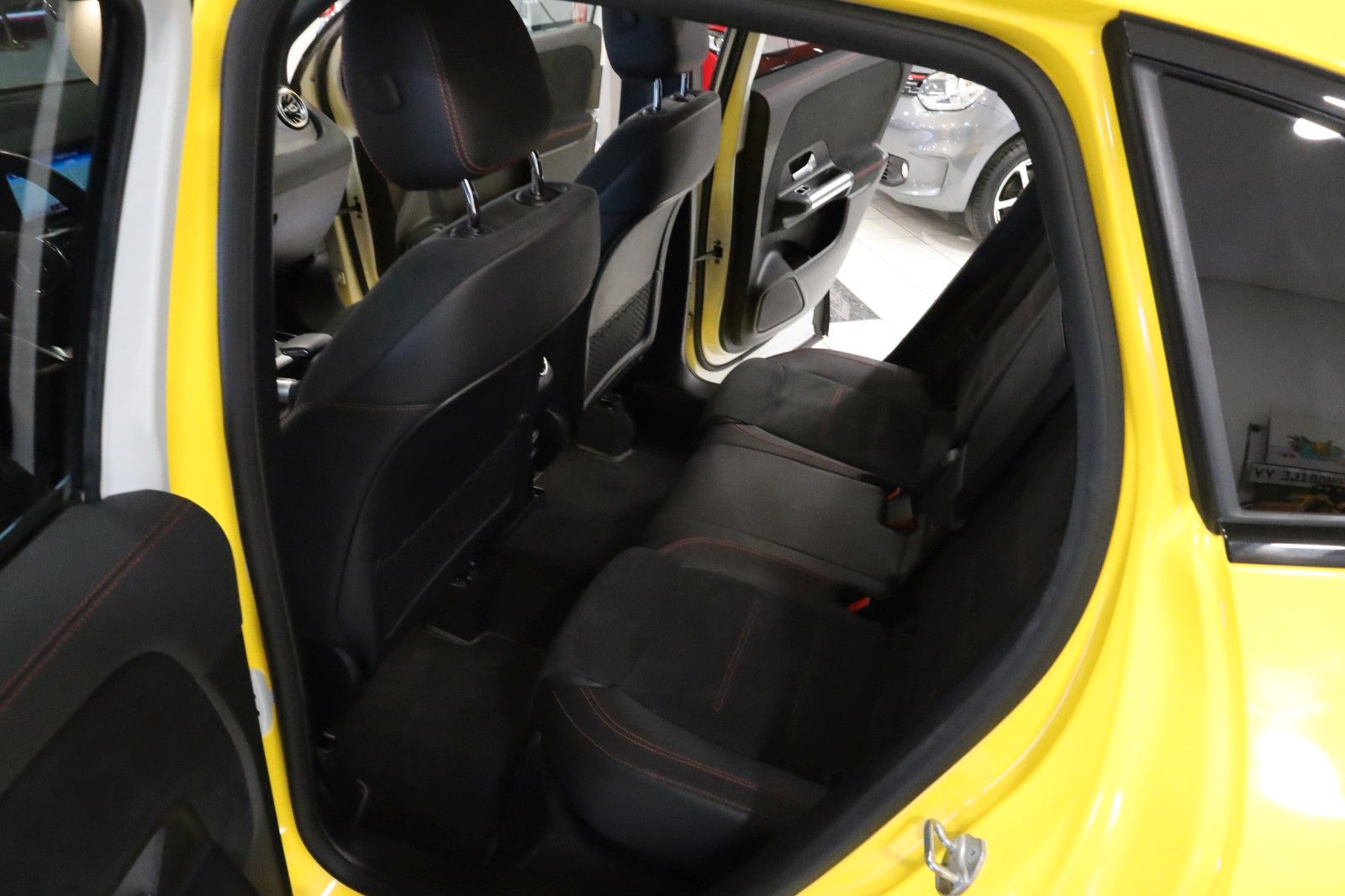 Mercedes-Benz GLA 220d 4Matic AMG-Line,LED,MBUX,Pano,RFK,ACC, foto 16