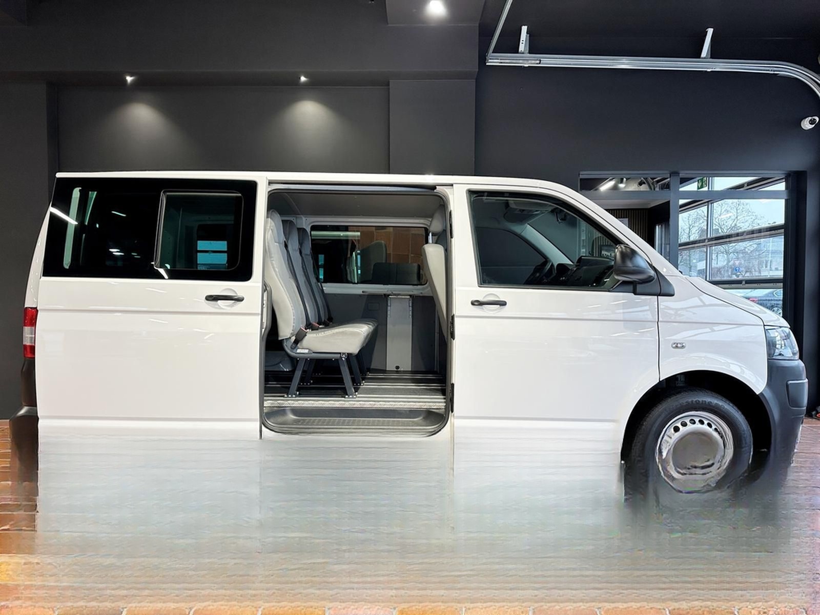 Volkswagen T5 4MOTION KURZ 9SITZER KLIMA STANDHZ BUNDESWEHR foto 14