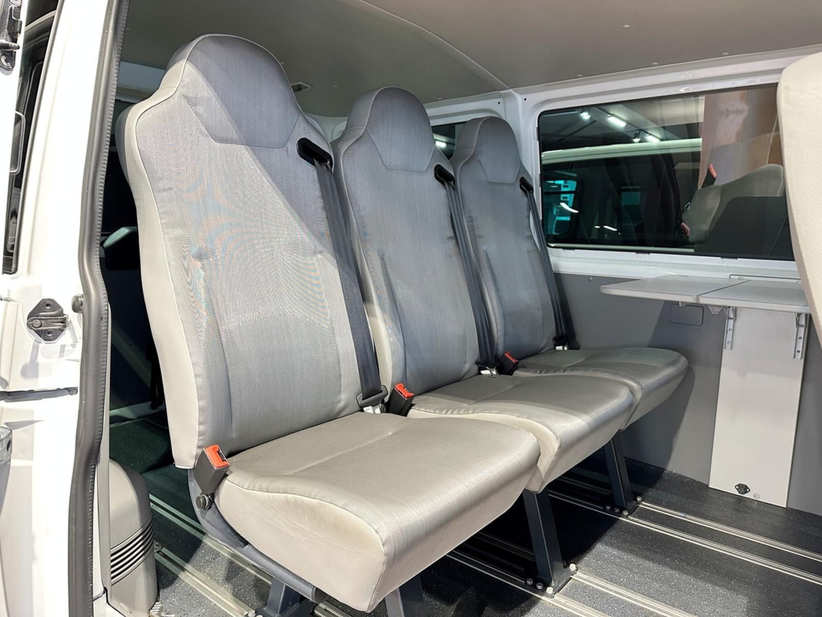 Volkswagen T5 4MOTION KURZ 9SITZER KLIMA STANDHZ BUNDESWEHR foto 15