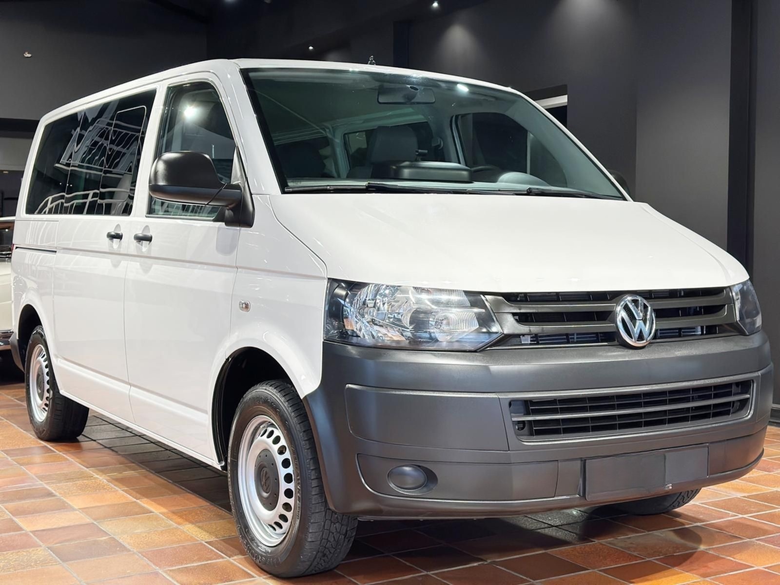 Volkswagen T5 4MOTION KURZ 9SITZER KLIMA STANDHZ BUNDESWEHR foto 17