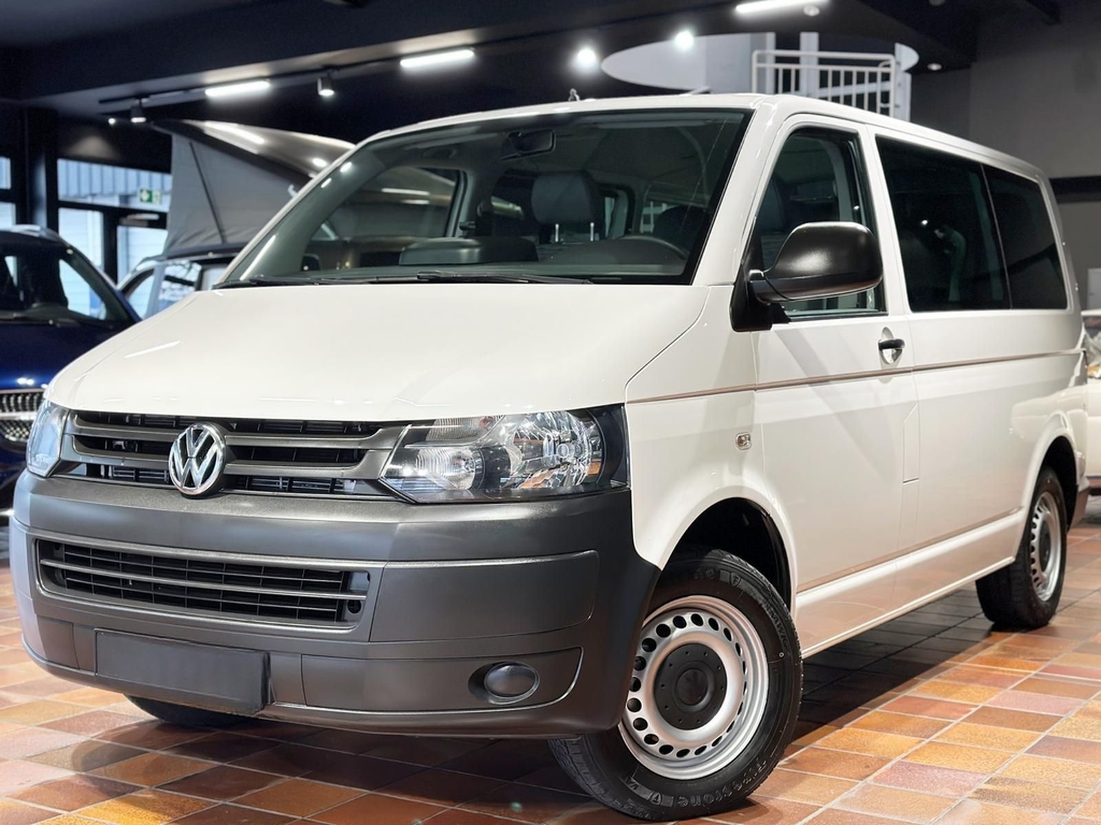 Volkswagen T5 4MOTION KURZ 9SITZER KLIMA STANDHZ BUNDESWEHR foto 3