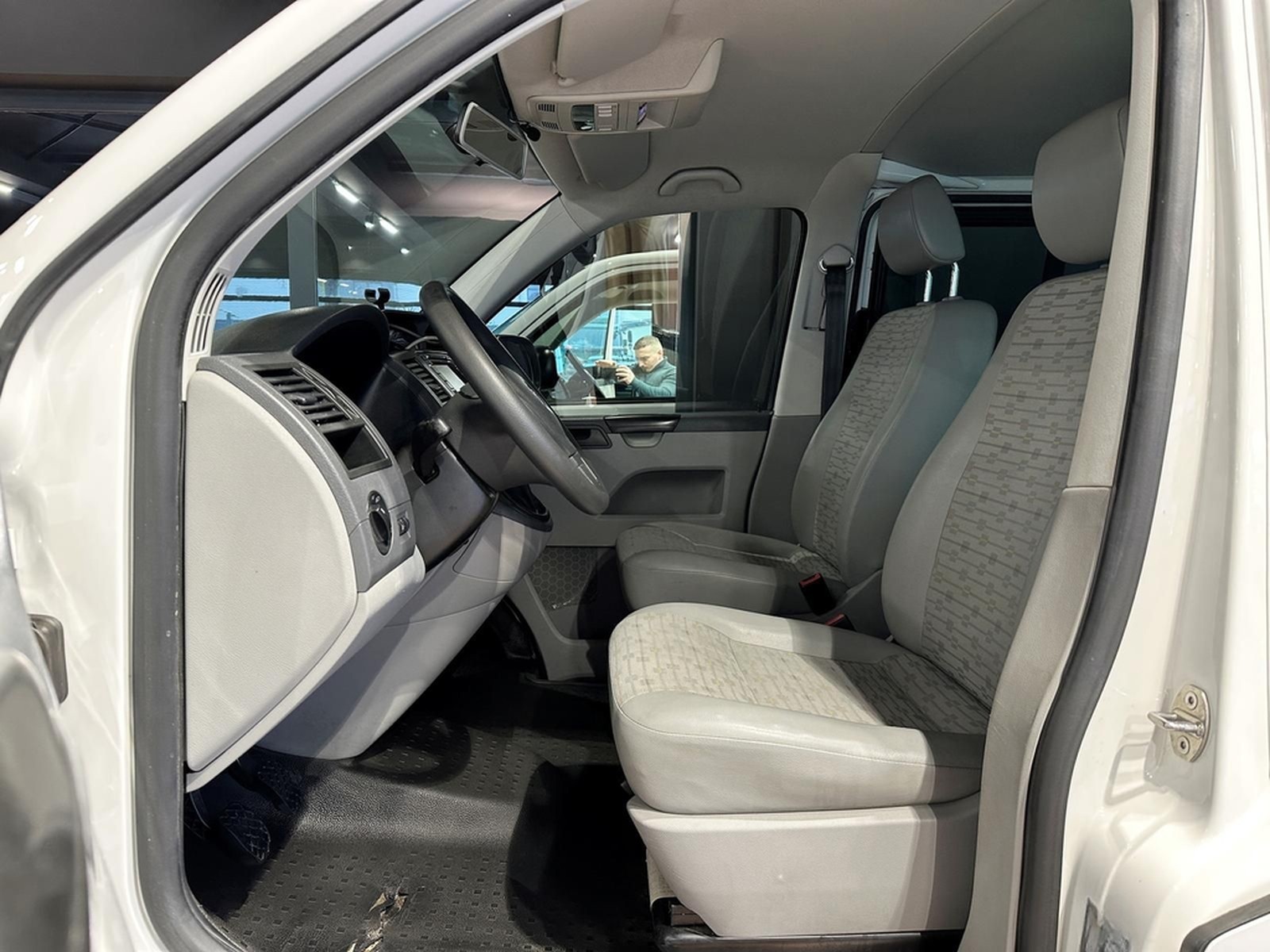 Volkswagen T5 4MOTION KURZ 9SITZER KLIMA STANDHZ BUNDESWEHR foto 29