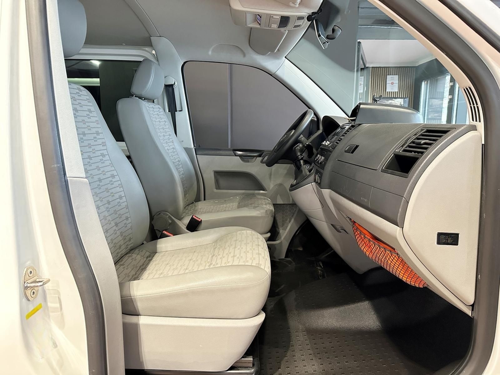 Volkswagen T5 4MOTION KURZ 9SITZER KLIMA STANDHZ BUNDESWEHR foto 30