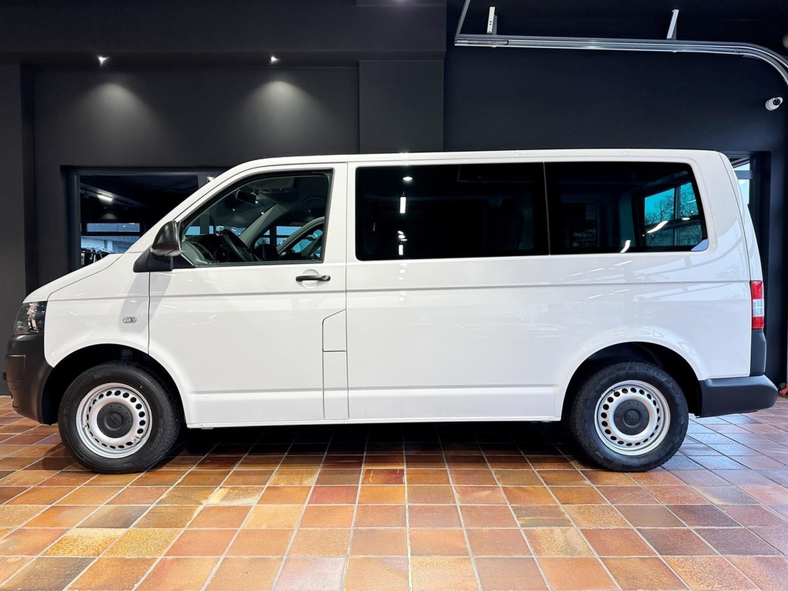 Volkswagen T5 4MOTION KURZ 9SITZER KLIMA STANDHZ BUNDESWEHR foto 4