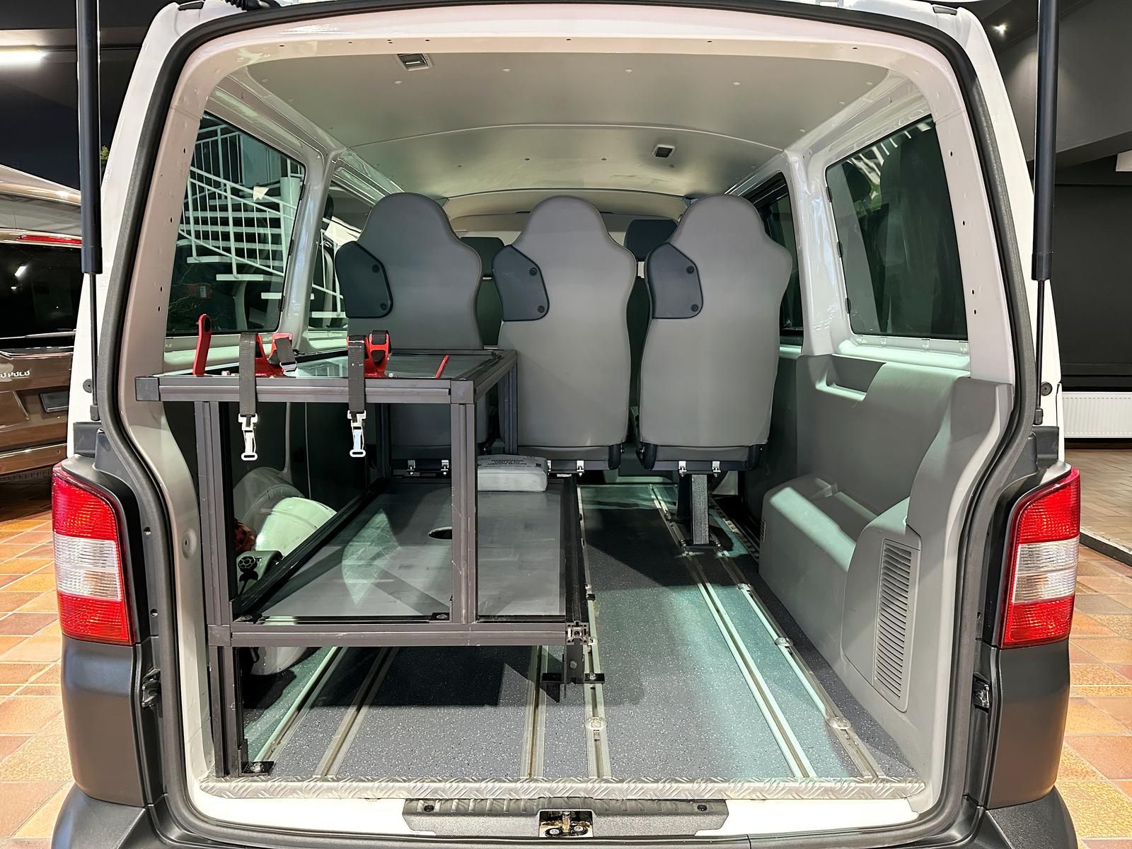 Volkswagen T5 4MOTION KURZ 9SITZER KLIMA STANDHZ BUNDESWEHR foto 10