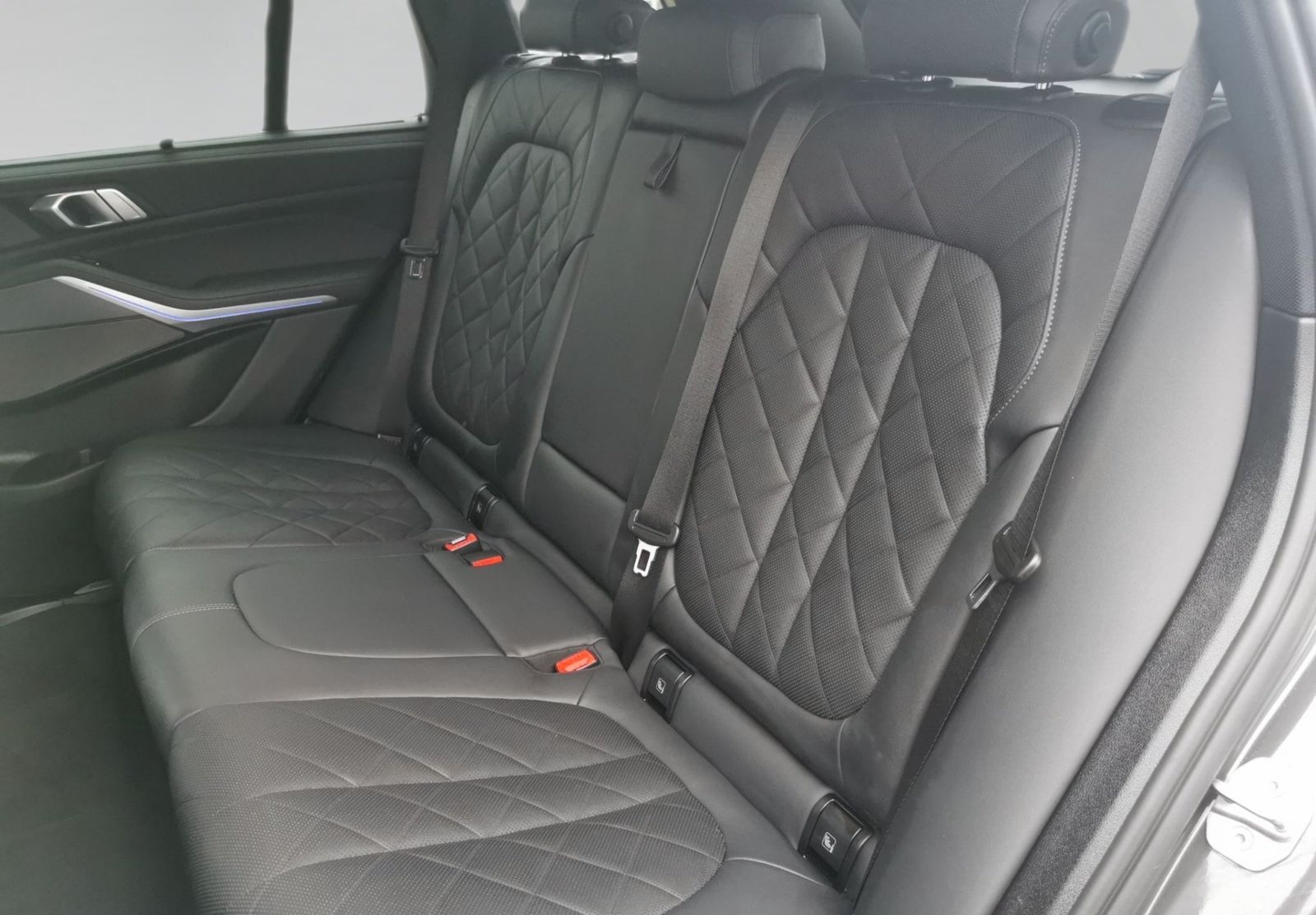 BMW X5 xDrive40d M SPORT INDIV DRAVITGRAU ACC AHK 36 foto 7