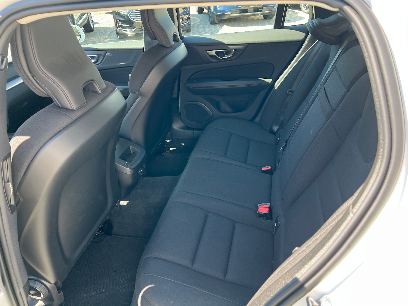 Volvo V60 Kombi B4 Momentum Pro *LED Navi ACC Leder* foto 13