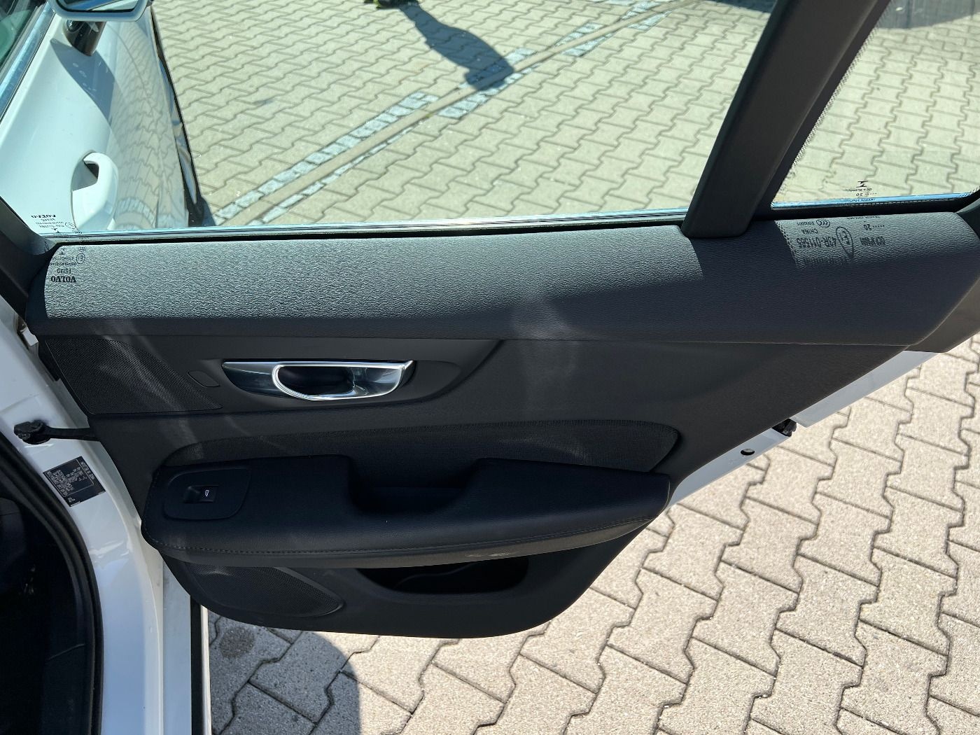 Volvo V60 Kombi B4 Momentum Pro *LED Navi ACC Leder* foto 15