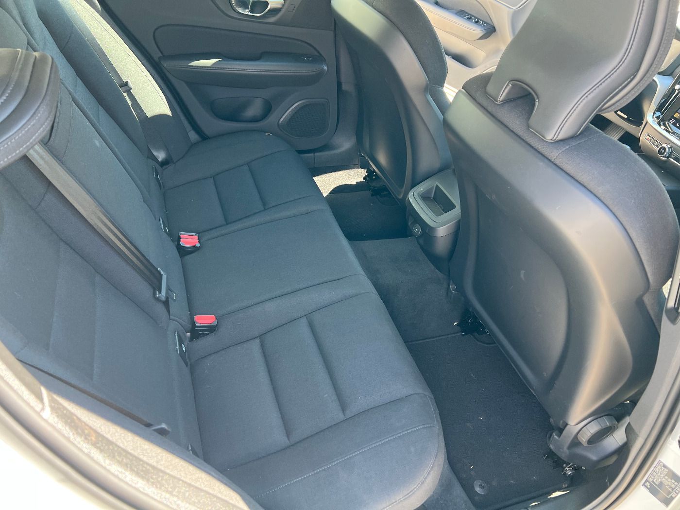 Volvo V60 Kombi B4 Momentum Pro *LED Navi ACC Leder* foto 16