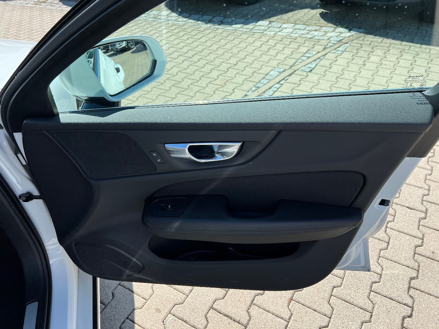 Volvo V60 Kombi B4 Momentum Pro *LED Navi ACC Leder* foto 20