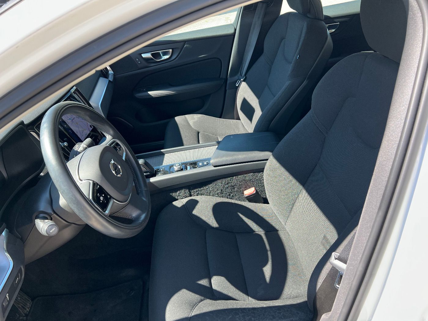 Volvo V60 Kombi B4 Momentum Pro *LED Navi ACC Leder* foto 9