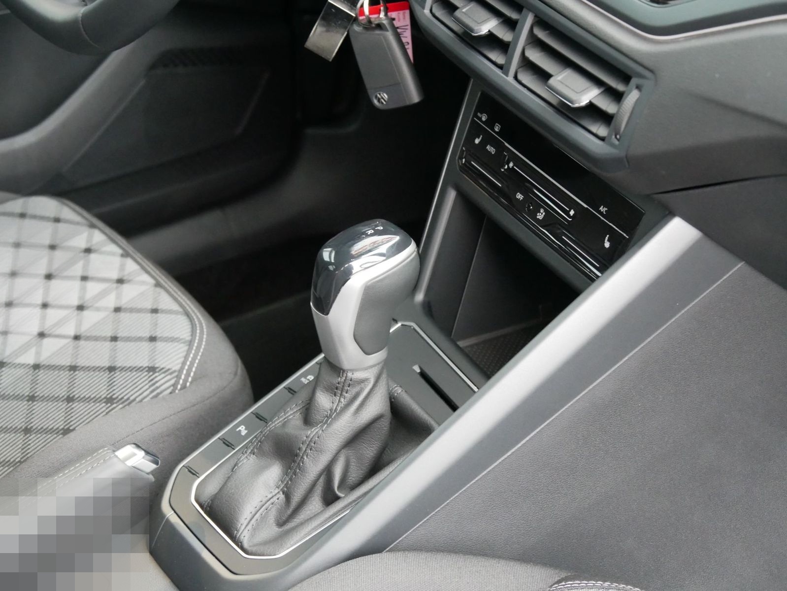 Volkswagen Polo 1.0 TSI R-Line NAVI R-KAMERA  foto 12
