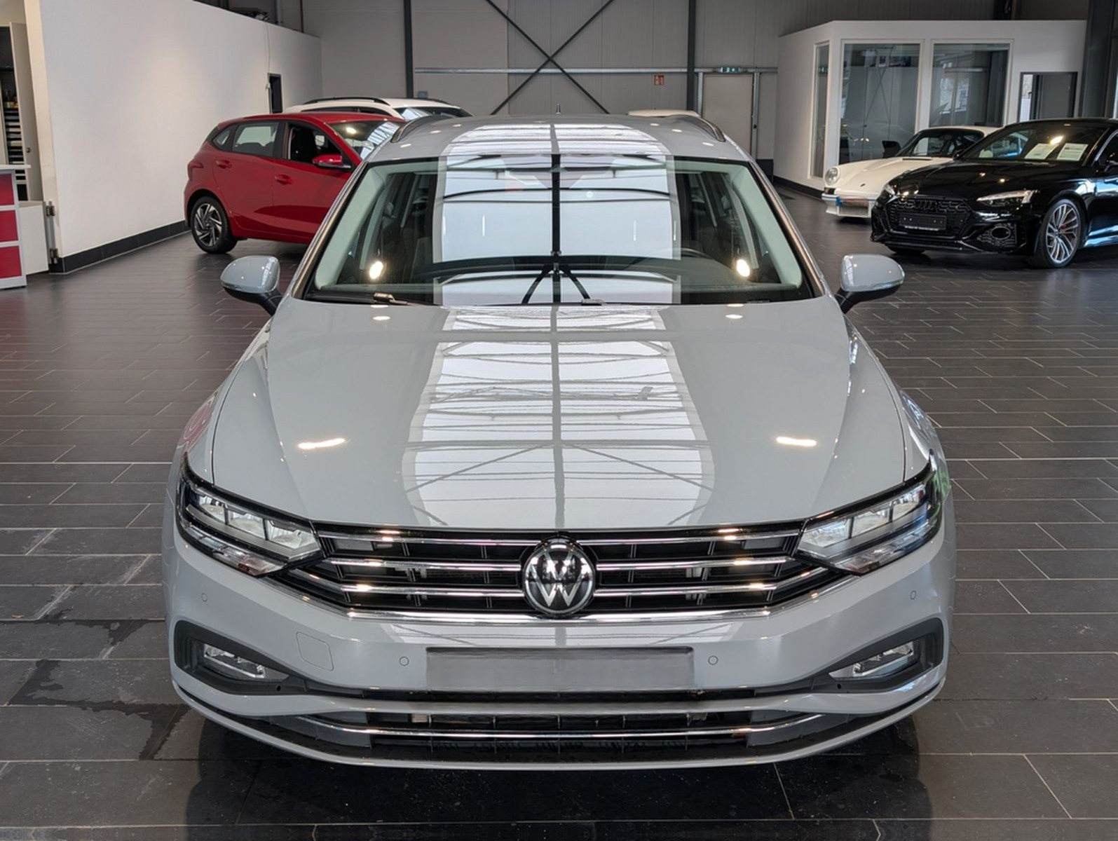 Volkswagen Passat Variant 2.0 TDI SCR DSG Business 8-fach foto 3