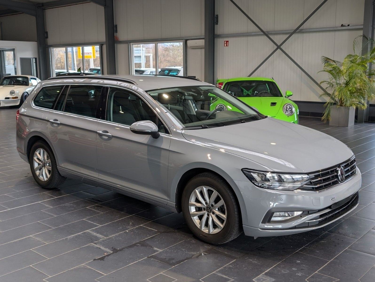 Volkswagen Passat Variant 2.0 TDI SCR DSG Business 8-fach foto 5