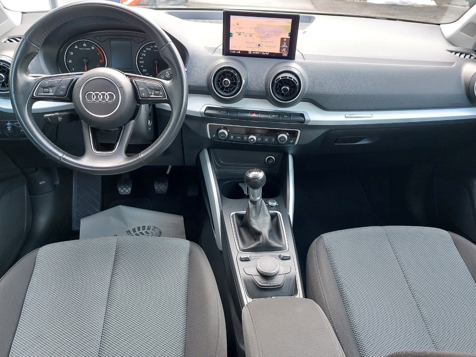 Audi Q2 30 TFSI design  AHK/NAVI/LED/S-LINE foto 12