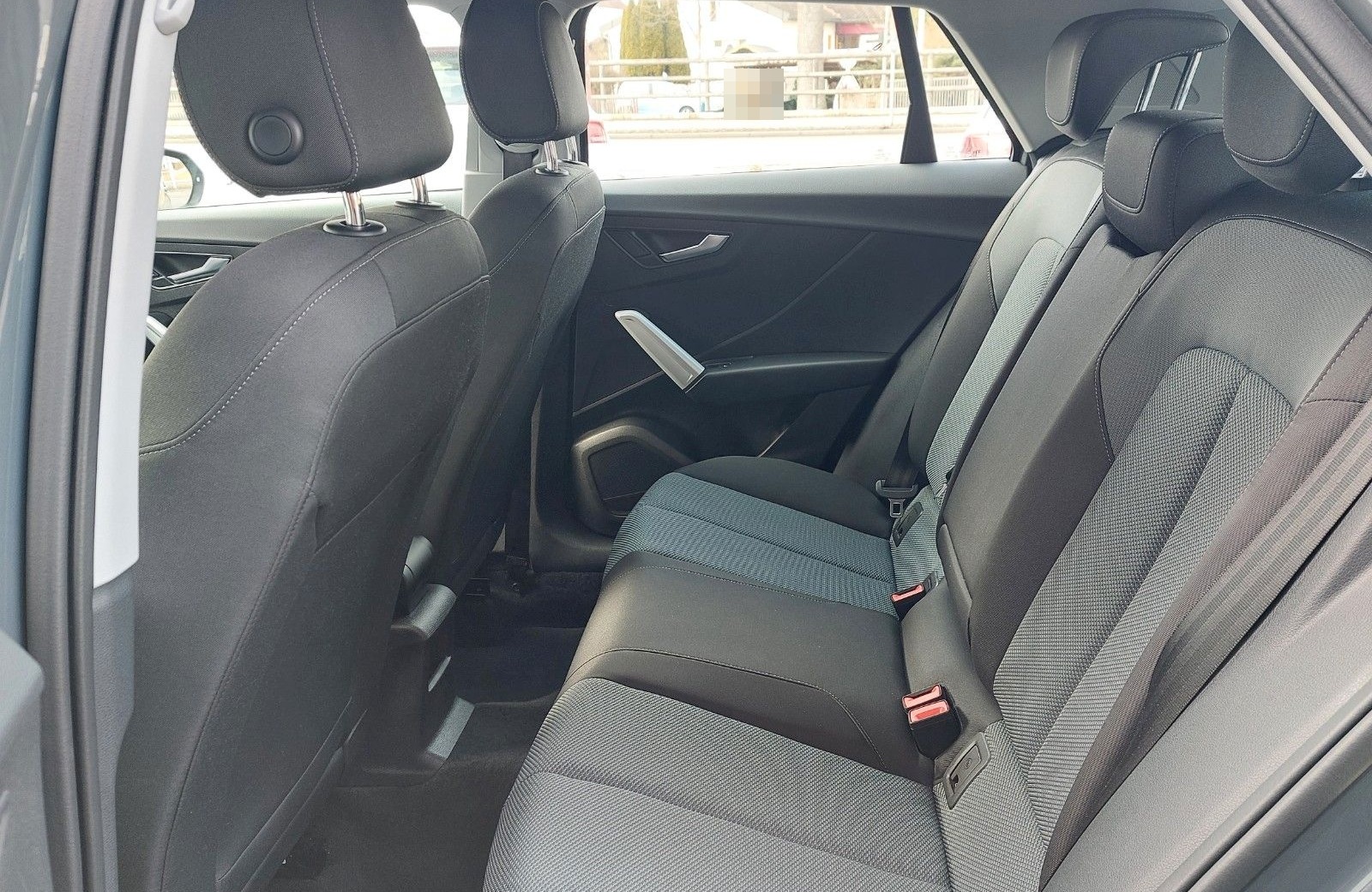 Audi Q2 30 TFSI design  AHK/NAVI/LED/S-LINE foto 13