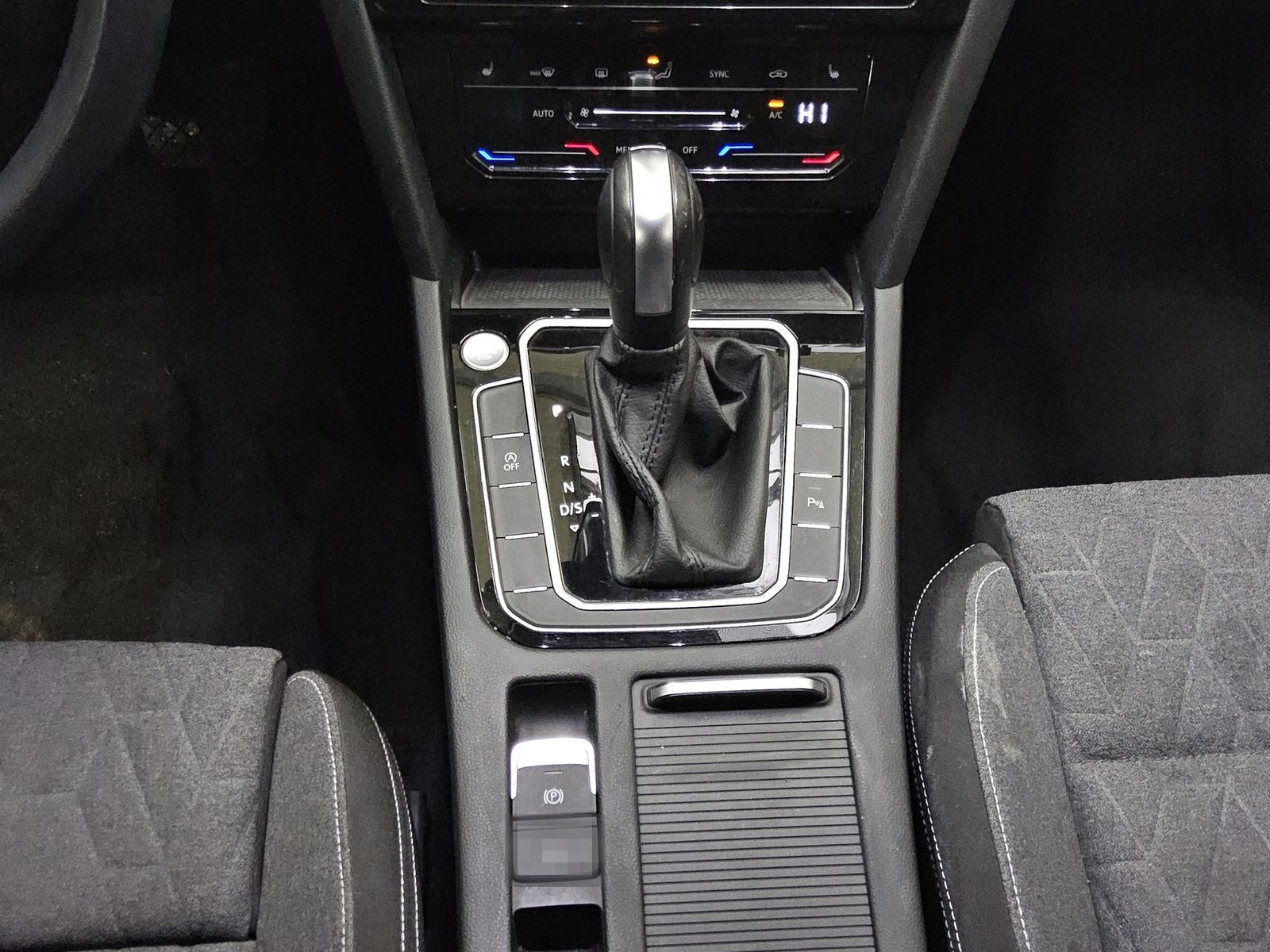 Volkswagen Passat Var. 2.0 TDI Business Navi RfK LED ACC foto 6