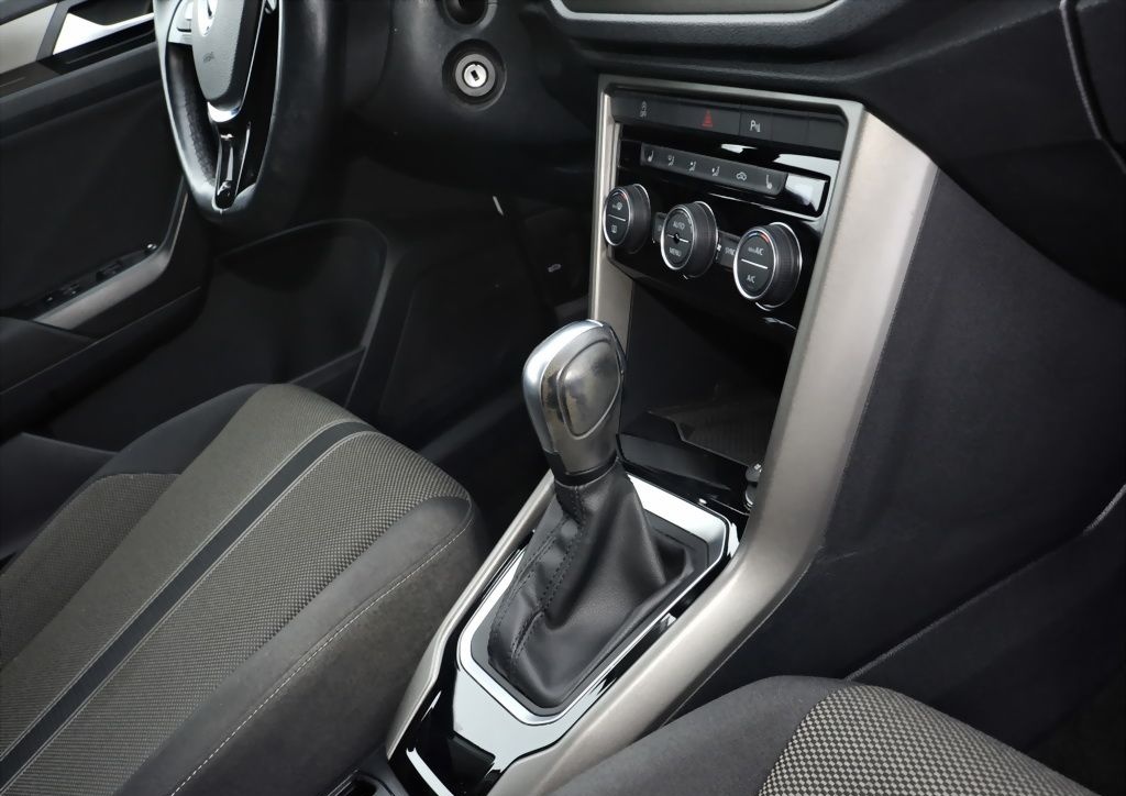 Volkswagen T-Roc 1.5 TSI Style DSG Nav PDC SHZ ACC APP-Con. foto 7