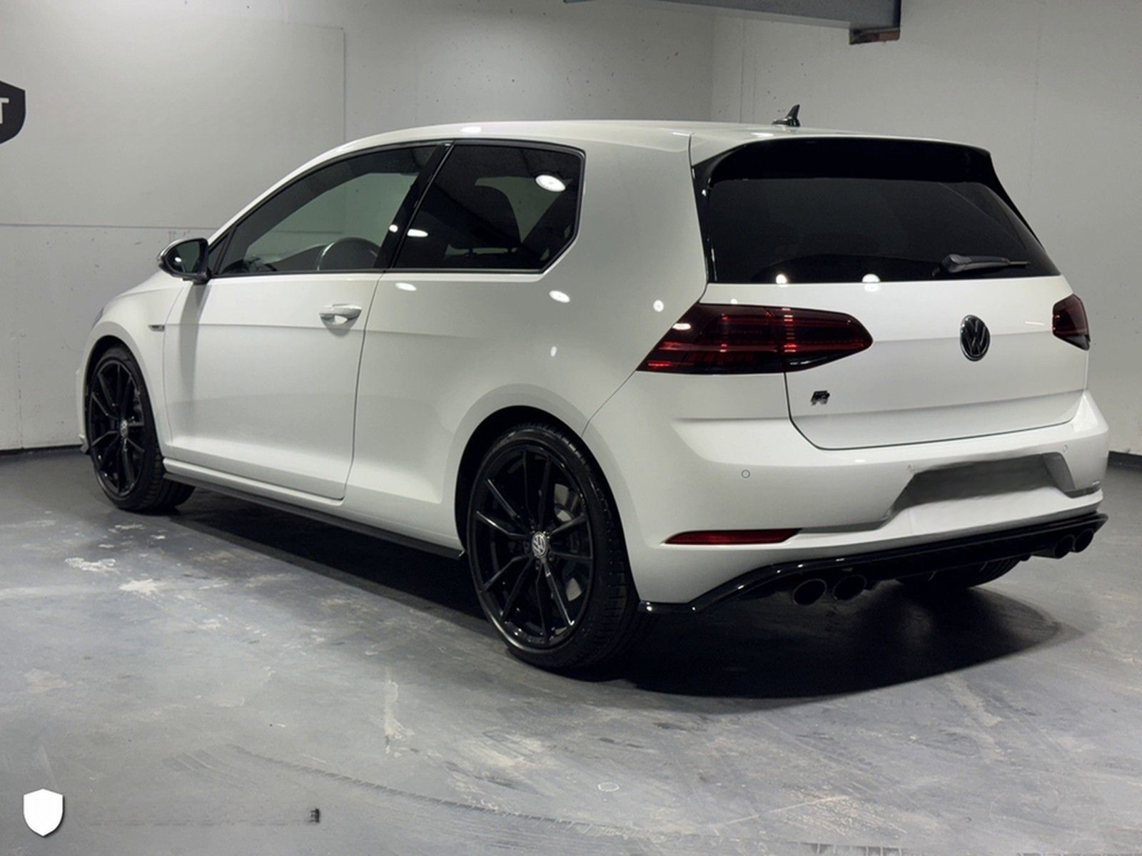 Volkswagen Golf VII 2.0 R 4Motion *LED*Leder*Navi*Schalter* foto 2