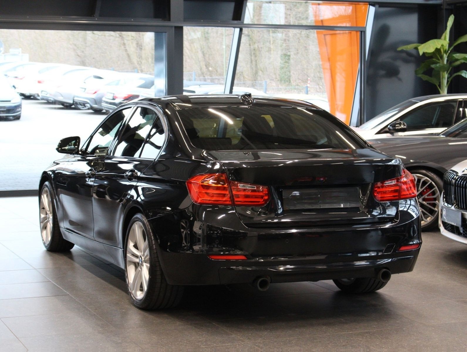 BMW 335i Sport Line*Head-UP*Bi-Xenon*GSD foto 3
