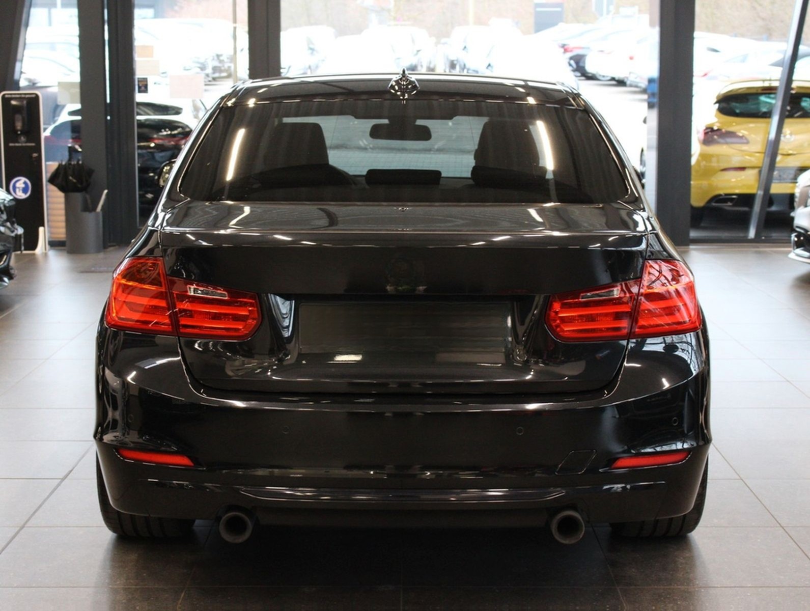 BMW 335i Sport Line*Head-UP*Bi-Xenon*GSD foto 5