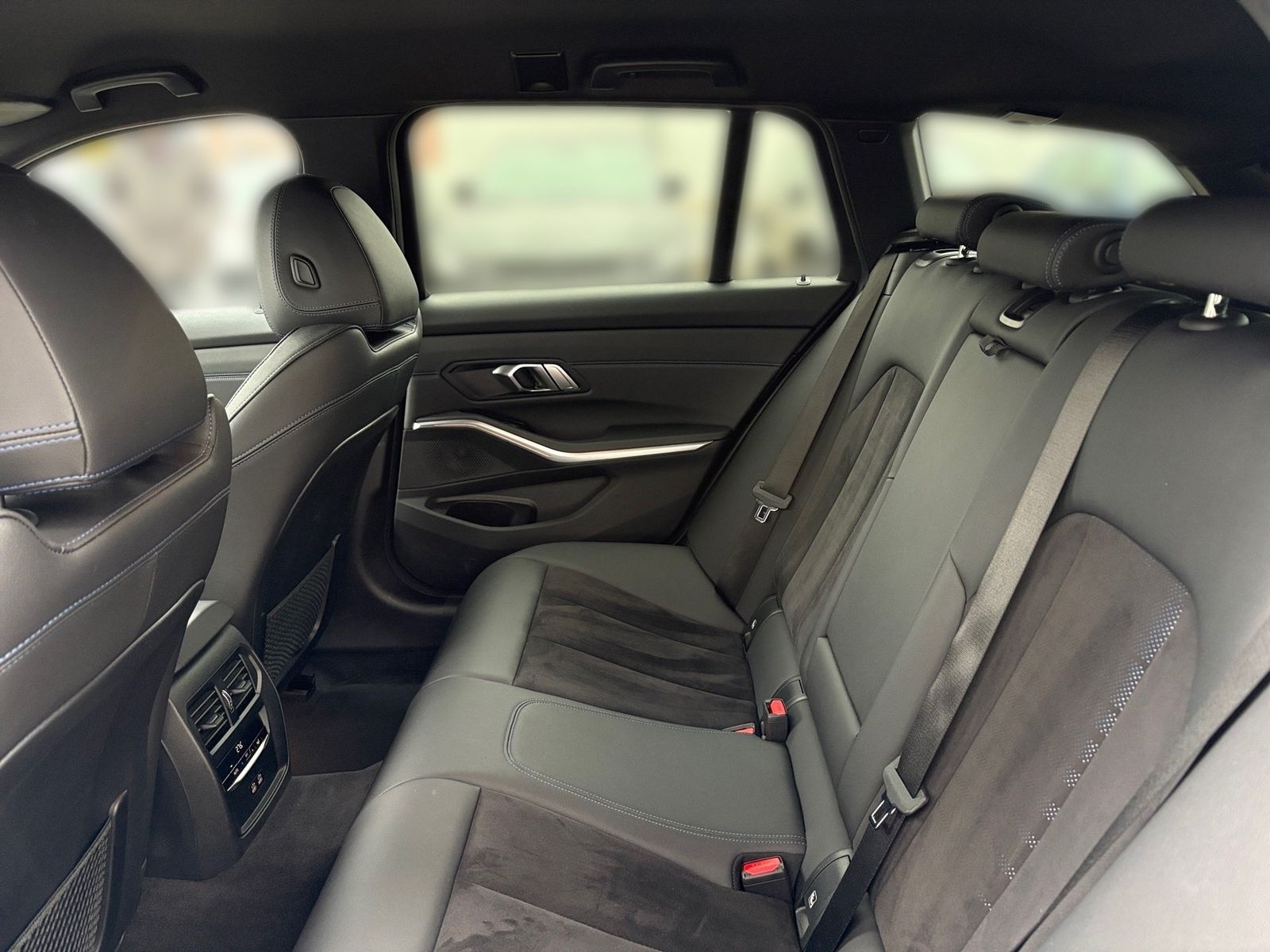 BMW 330i xDrive Touring M Sport DA Komfortzg HiFi LR foto 11
