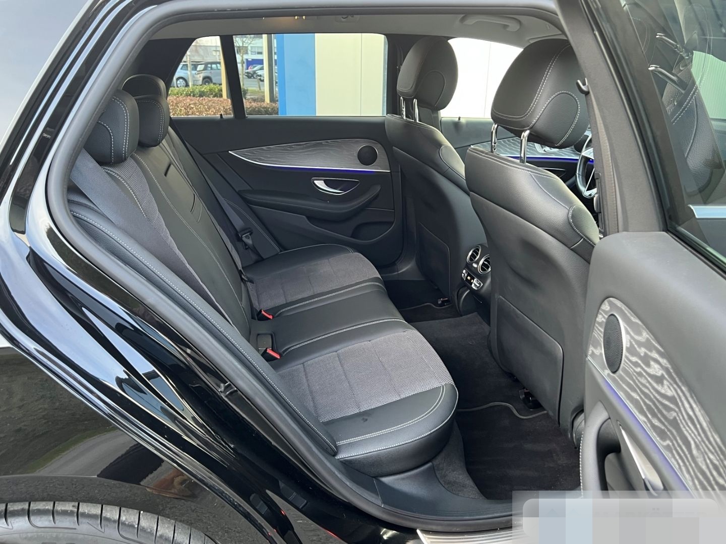Mercedes-Benz E 400 d 4Matic ACC/360°/MBUX/Business/AHK/LED foto 7