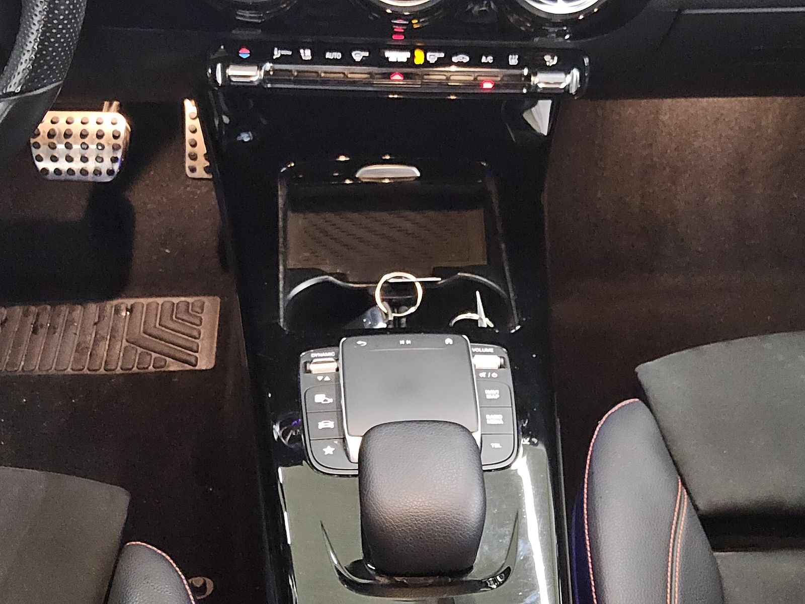 Mercedes-Benz A 250 Lim. e AMG-Line Navi LED Sound Kamera foto 6