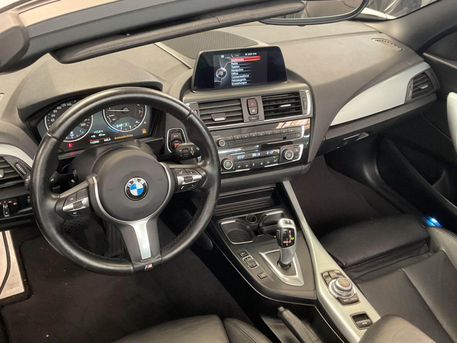 BMW 220 i Cabrio Aut. M Sport-Paket ,Xen,Navi,Leder foto 12
