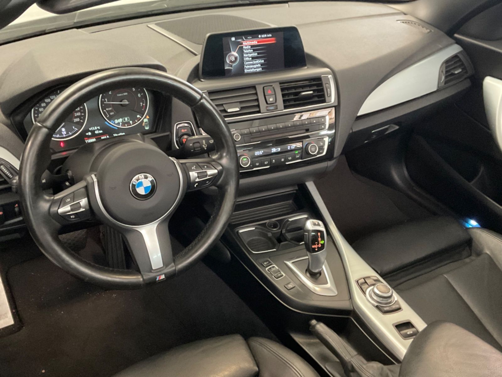 BMW 220 i Cabrio Aut. M Sport-Paket ,Xen,Navi,Leder foto 8