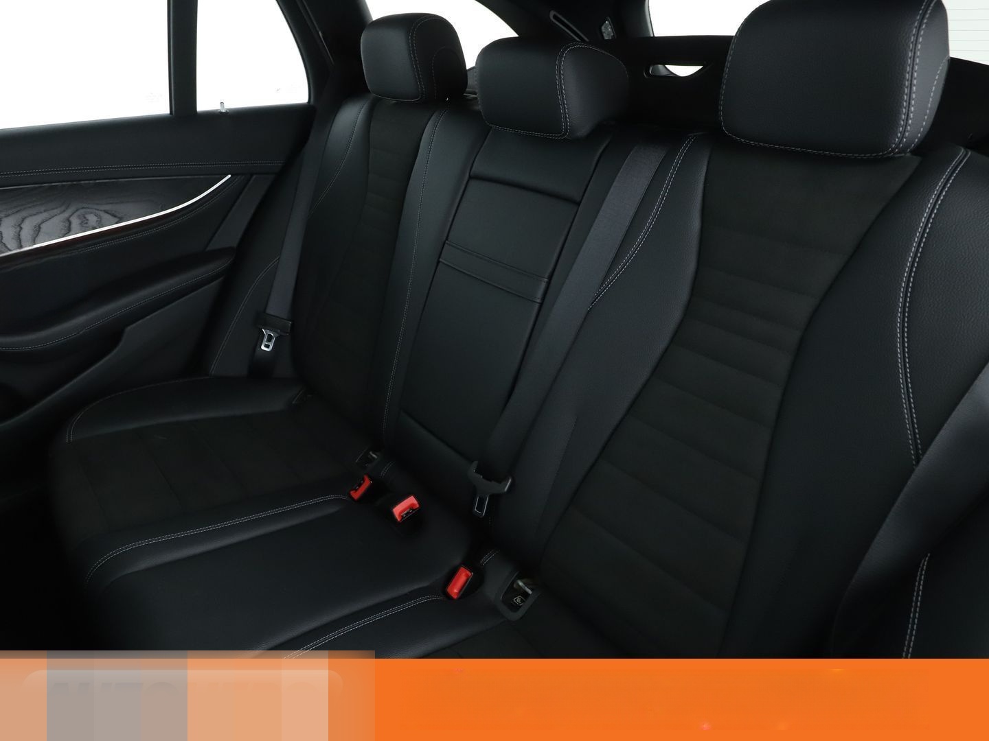 Mercedes-Benz E 300 d T AMG Line Aut.*NAVI*LED*ACC*PANO*360° foto 14