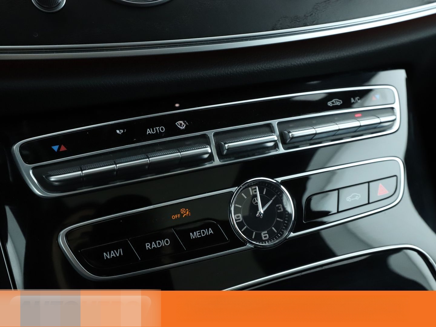 Mercedes-Benz E 300 d T AMG Line Aut.*NAVI*LED*ACC*PANO*360° foto 23