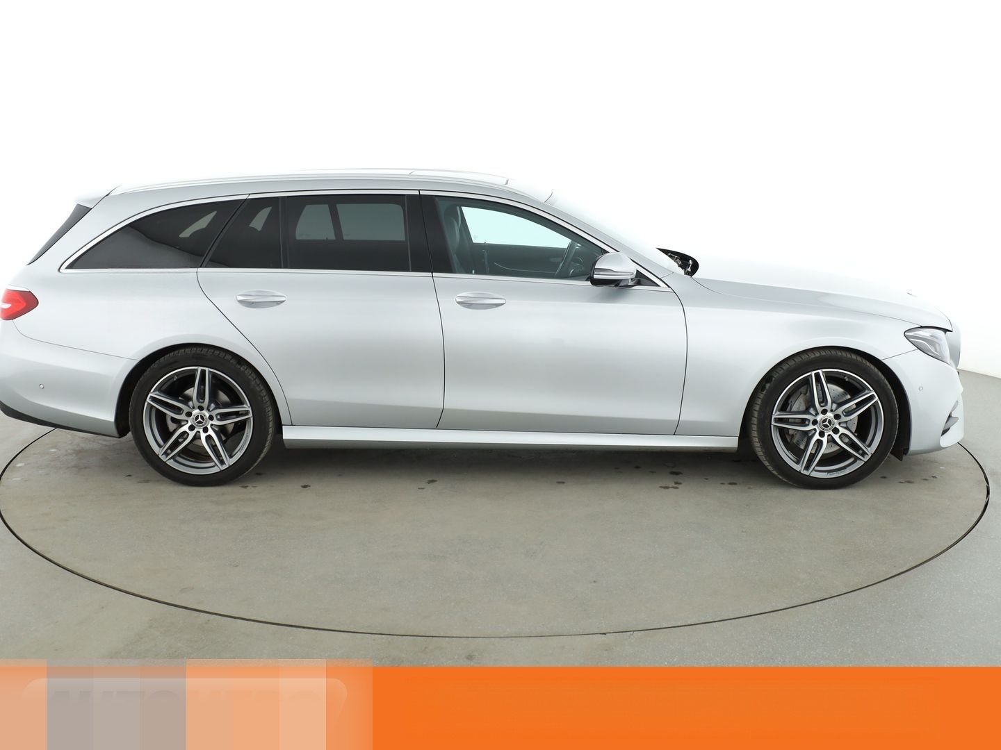 Mercedes-Benz E 300 d T AMG Line Aut.*NAVI*LED*ACC*PANO*360° foto 7