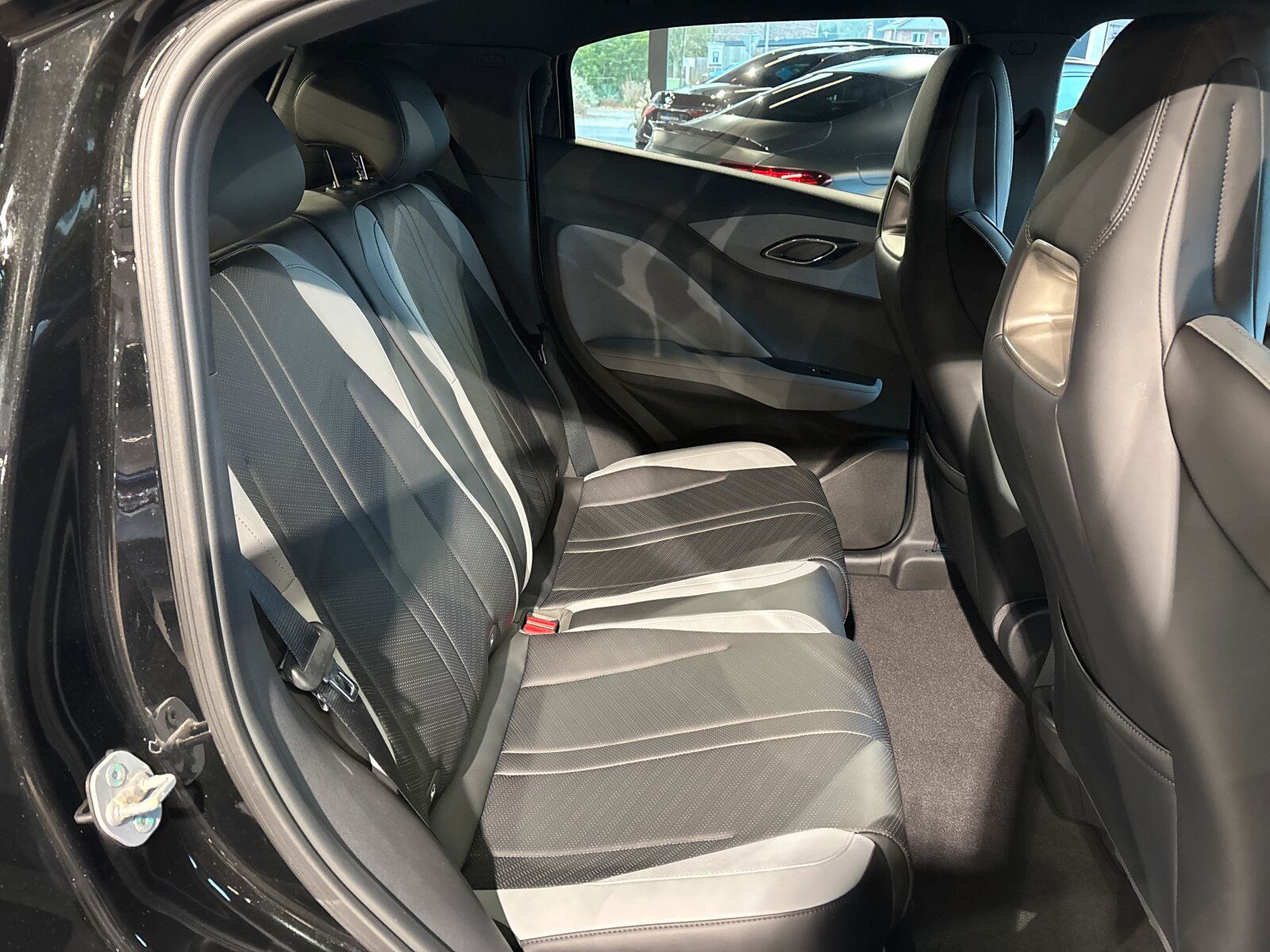 BYD Dolphin Surf Comfort LED*Navi*Apple Car*360°* foto 10