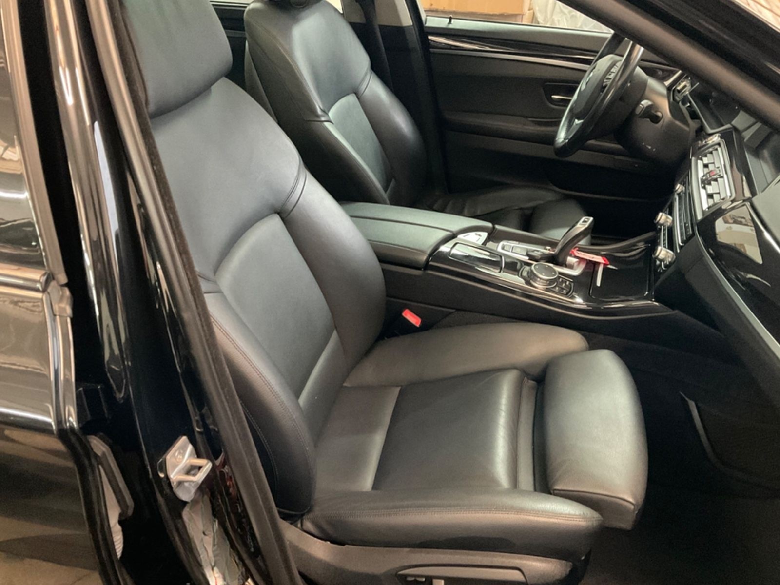 BMW 530da Touring ,Pano,LED,Nav,Leder foto 21