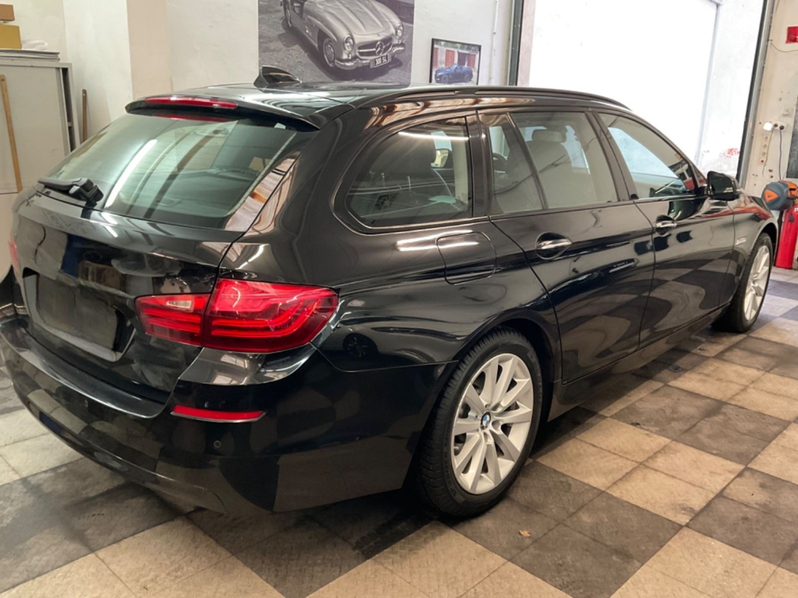 BMW 530da Touring ,Pano,LED,Nav,Leder foto 4