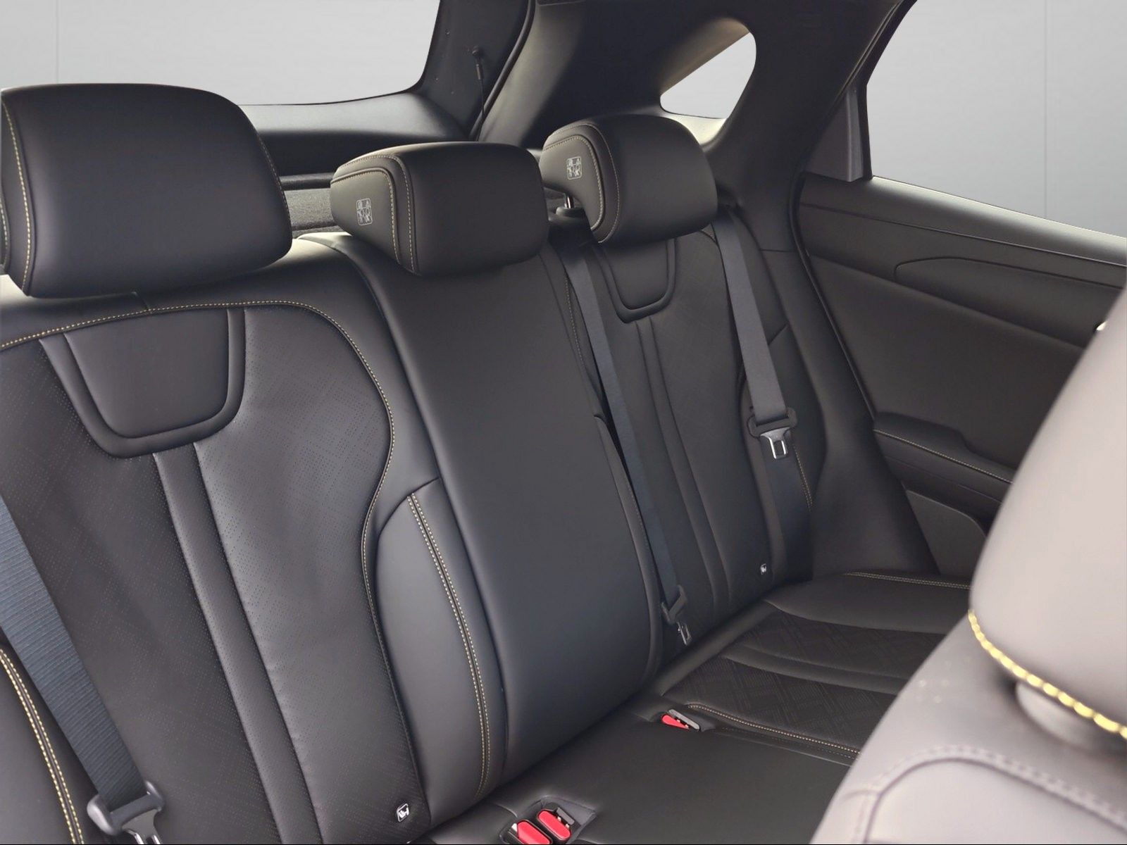 BYD ATTO 2 DM-i Boost*PHEV-Förderung bis zu 4500 € foto 23